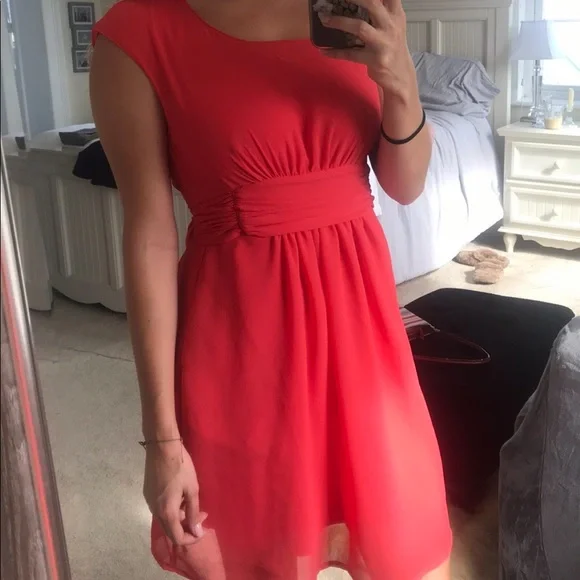 Coral dress - Picture 3 of 3